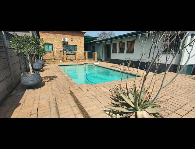 3 BEDROOM HOUSE FOR SALE IN PRETORIA GARDENS